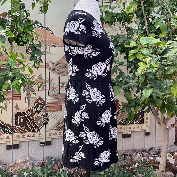 Dress - Picture 3 of 8